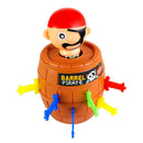 Brinquedo pula pirata com espadas